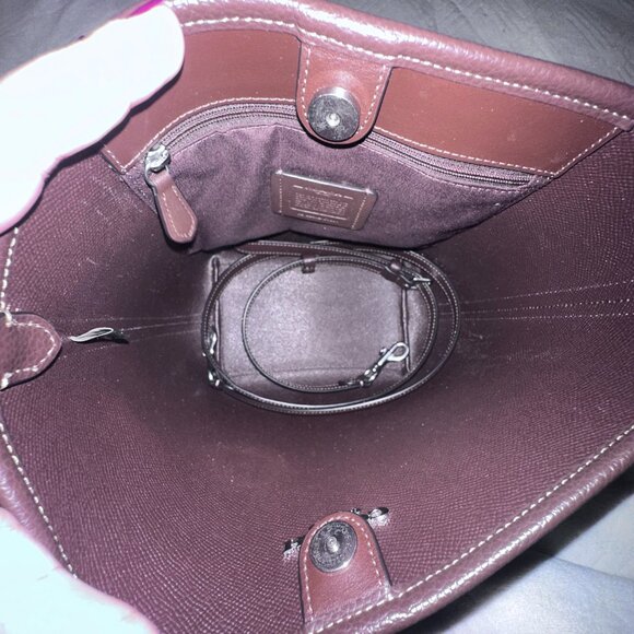 Coach City Large Bucket Bag in a dark brown pebbled leather - Picture 7 of 8